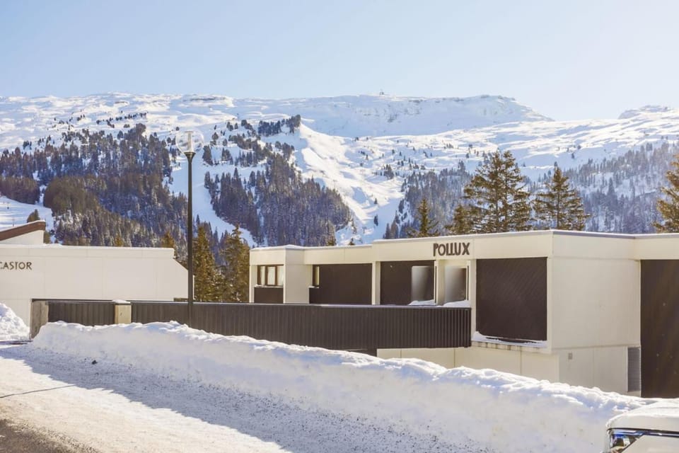 Skiing, Mountain view