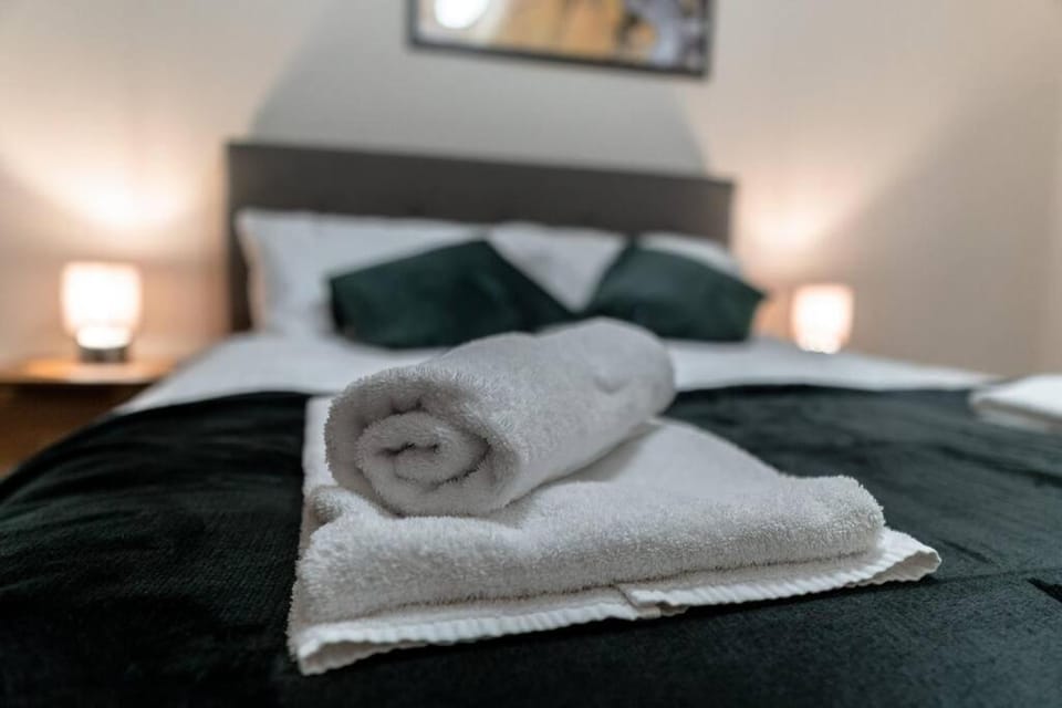 Manchester 1Bed Apartment, Free Parking For Two, Long Term Discounts Apartment in Salford