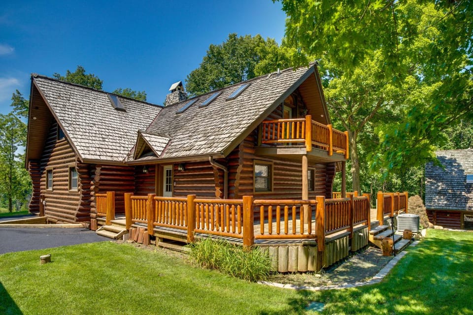 Family Home w/ Indoor Pool ~ 2 Mi to Elkhart Lake! House in Wisconsin