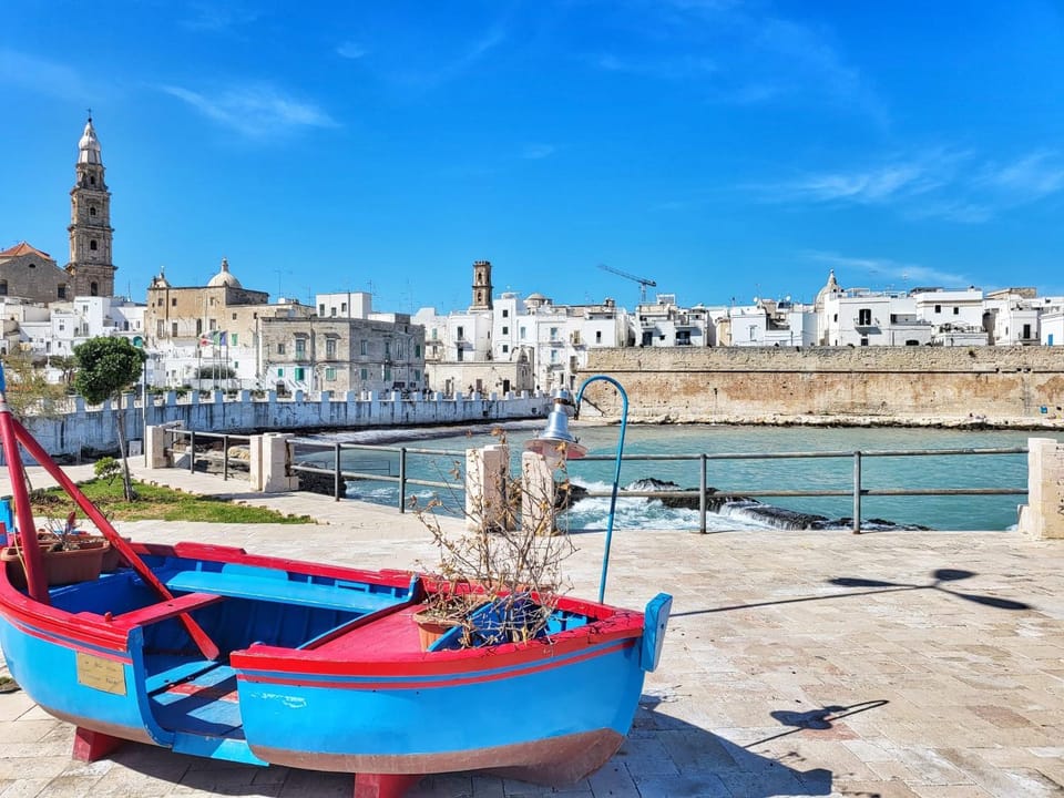 Nearby landmark, Day, Natural landscape, Activities, Beach, Evening entertainment, City view, Sea view