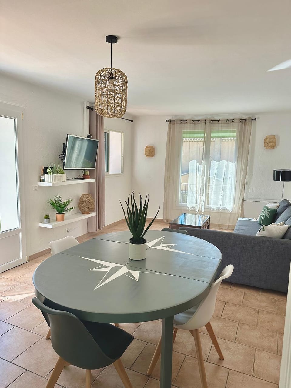 Écrin de nature , centre-ville et campagne, appart 2 chambres, grand jardin, en Provence verte Apartment in Brignoles