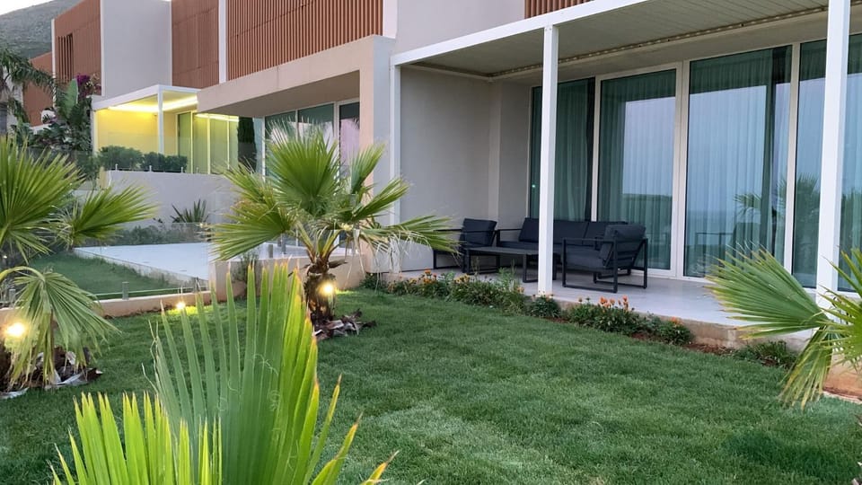 Property building, Patio, Garden, Seating area, Garden view