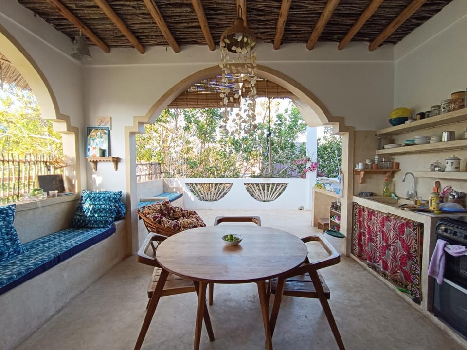 Balcony/Terrace, Kitchen or kitchenette, Living room, Seating area