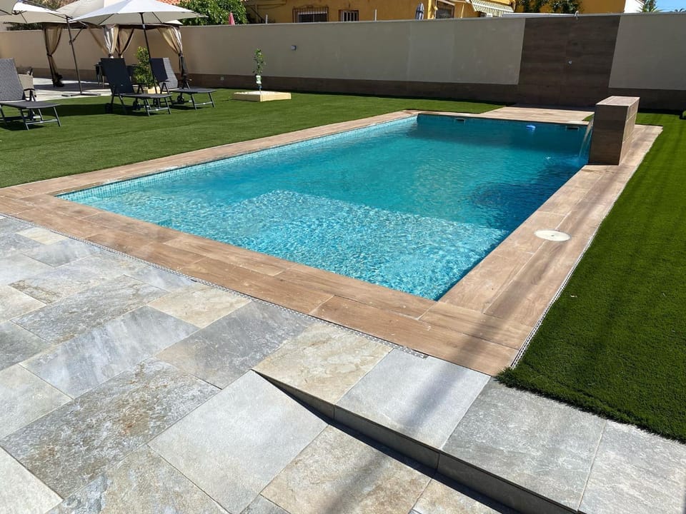 Garden, Garden view, Pool view, Swimming pool, sunbed