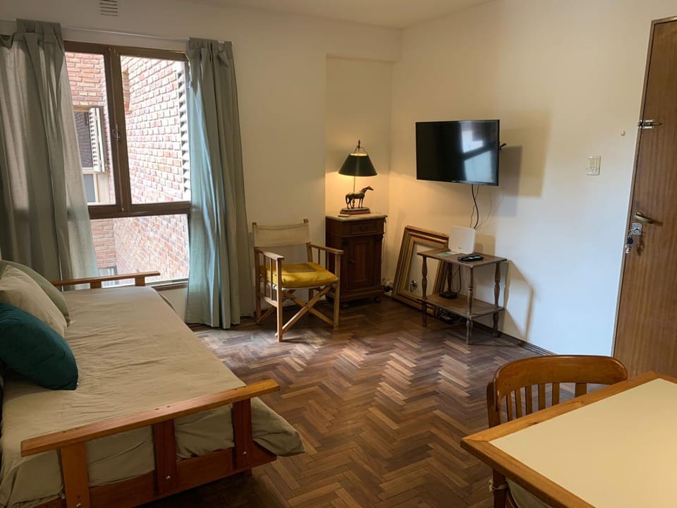 Communal lounge/ TV room, Bed, Living room