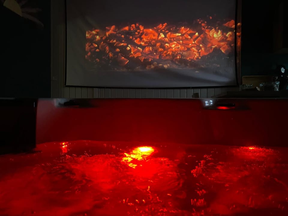 Hot Tub, Spa and wellness centre/facilities