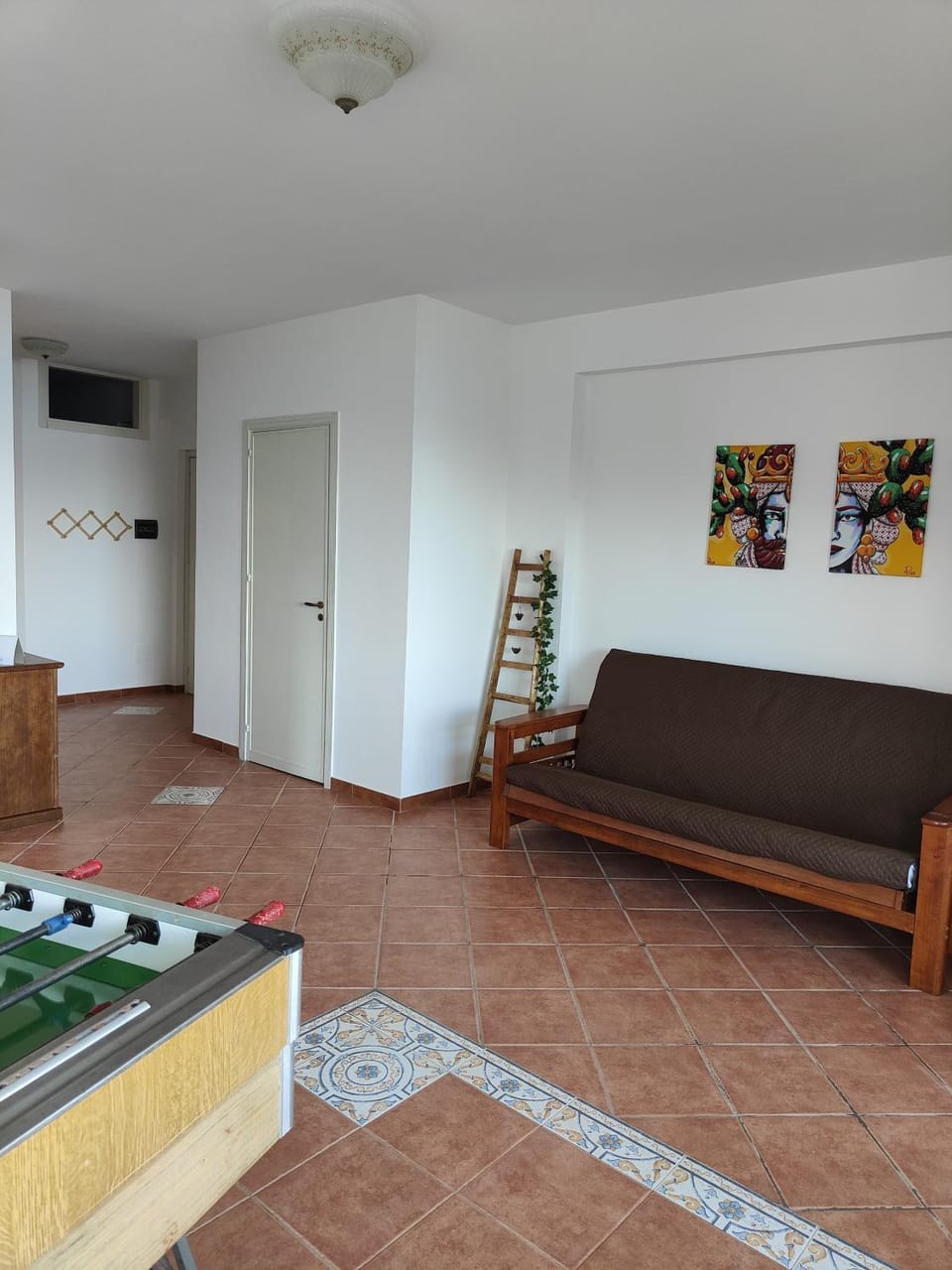 Communal lounge/ TV room, Living room, Seating area, Evening entertainment