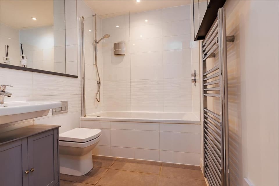 Shower, Toilet, Bathroom, Bath, towels
