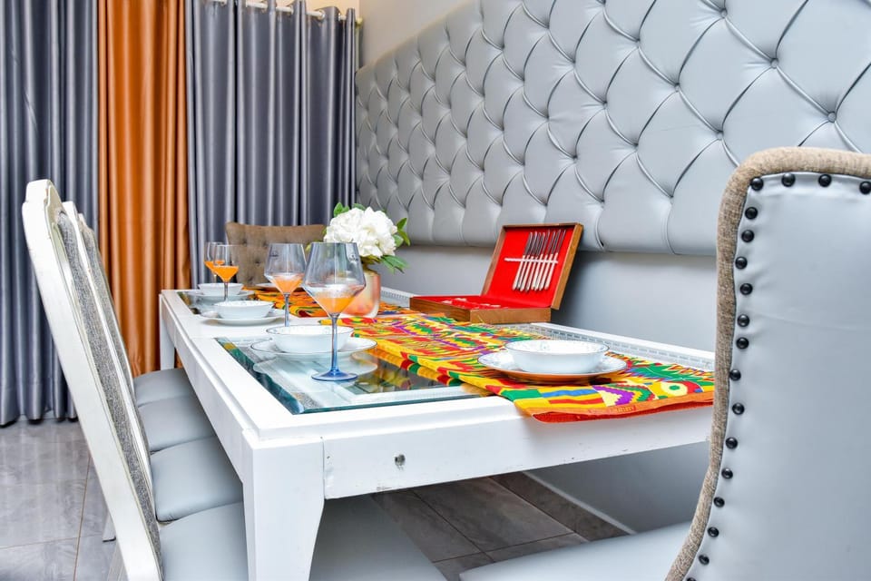 Living room, Seating area, Dining area, Food