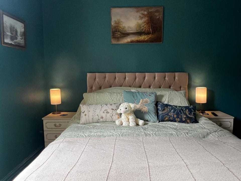 Robin’s Hollow: 2BD Home Near Wrexham AFC House in Wrexham