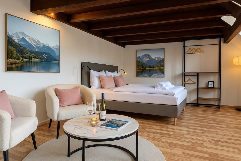 Bed, Living room, Photo of the whole room, Seating area, Bedroom