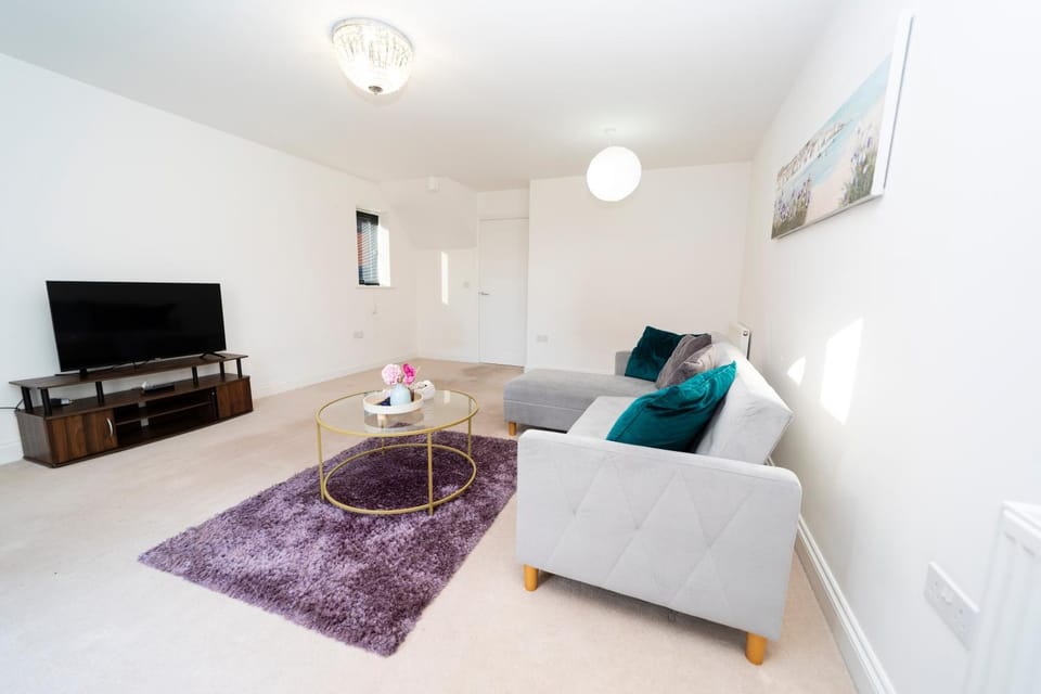 Communal lounge/ TV room, TV and multimedia, Living room, Evening entertainment