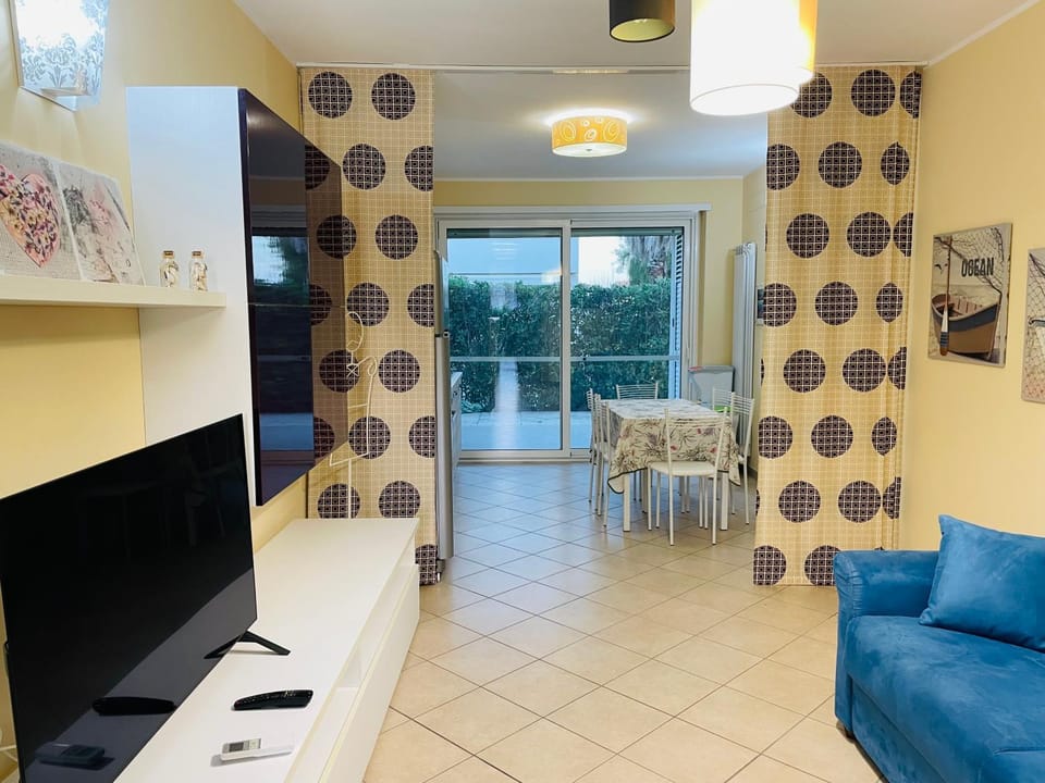 TV and multimedia, Dining area