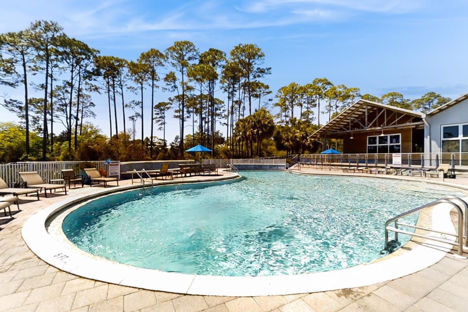 Saint Teresa Escape: Walk to Beach & Arcade! House in Florida