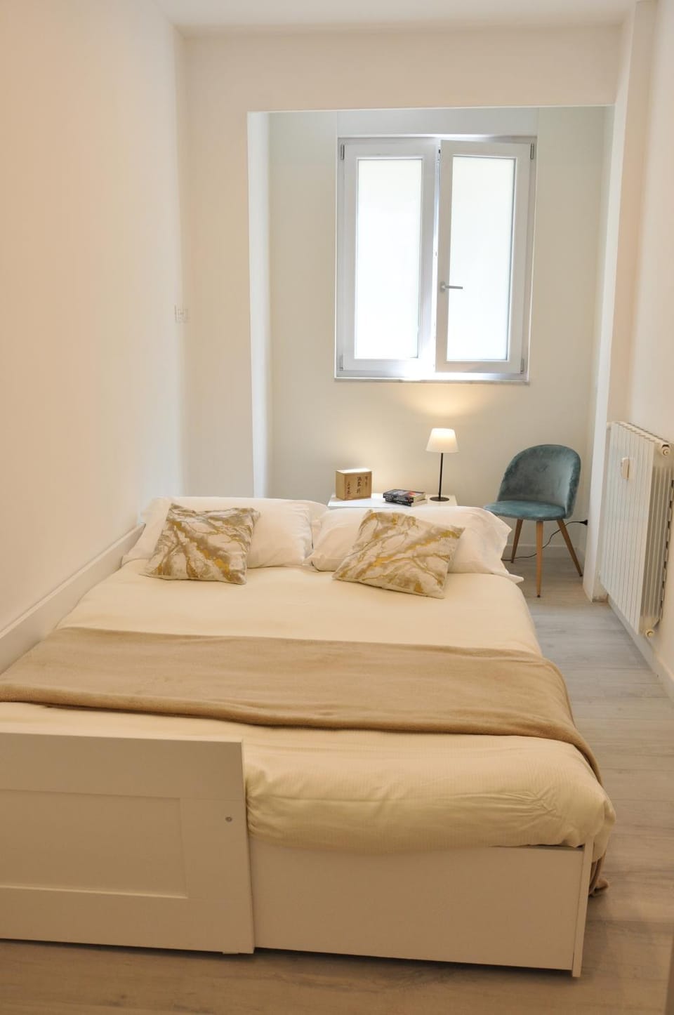 Bedroom, Location