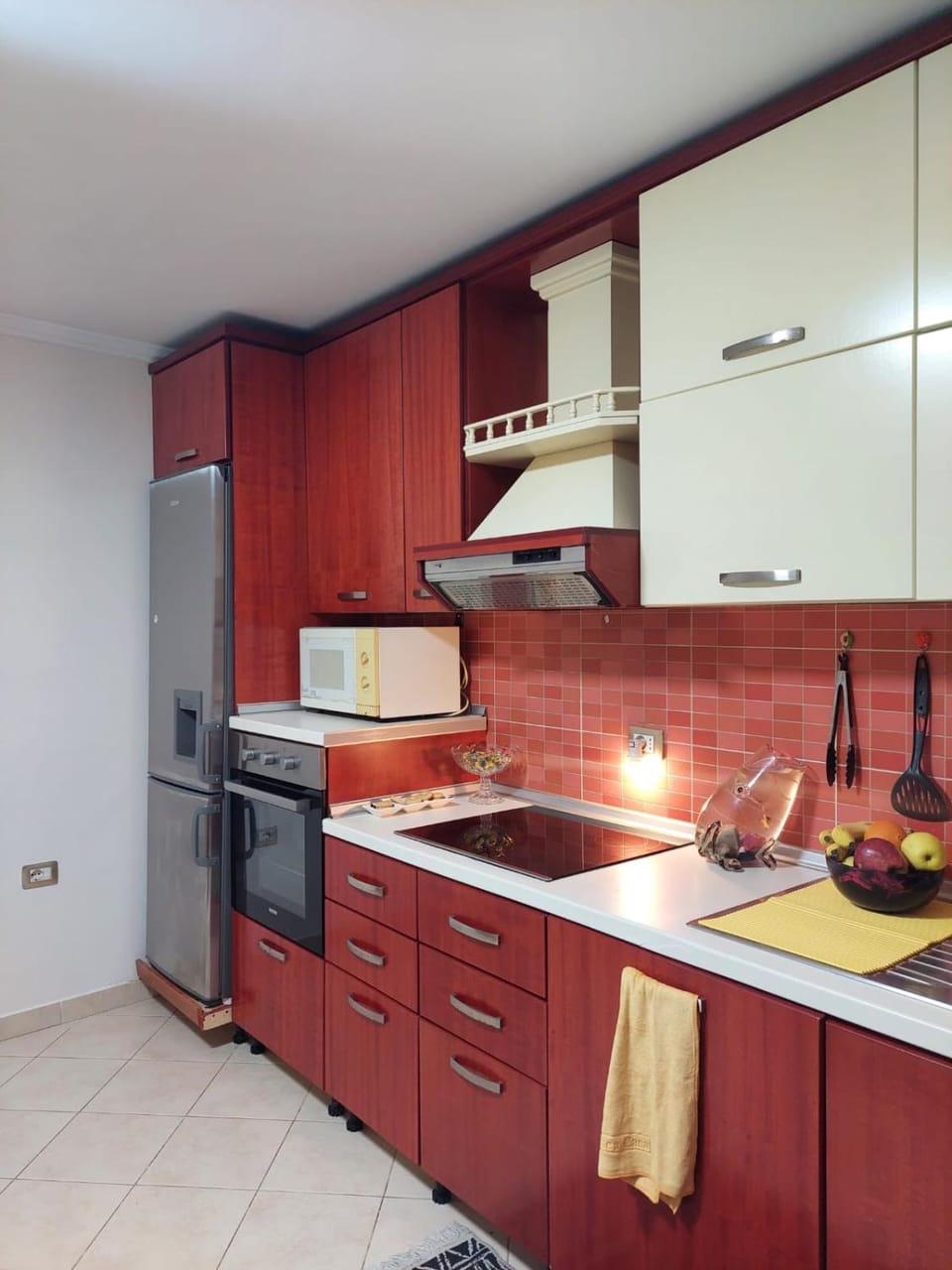 Property building, Restaurant/places to eat, Breakfast