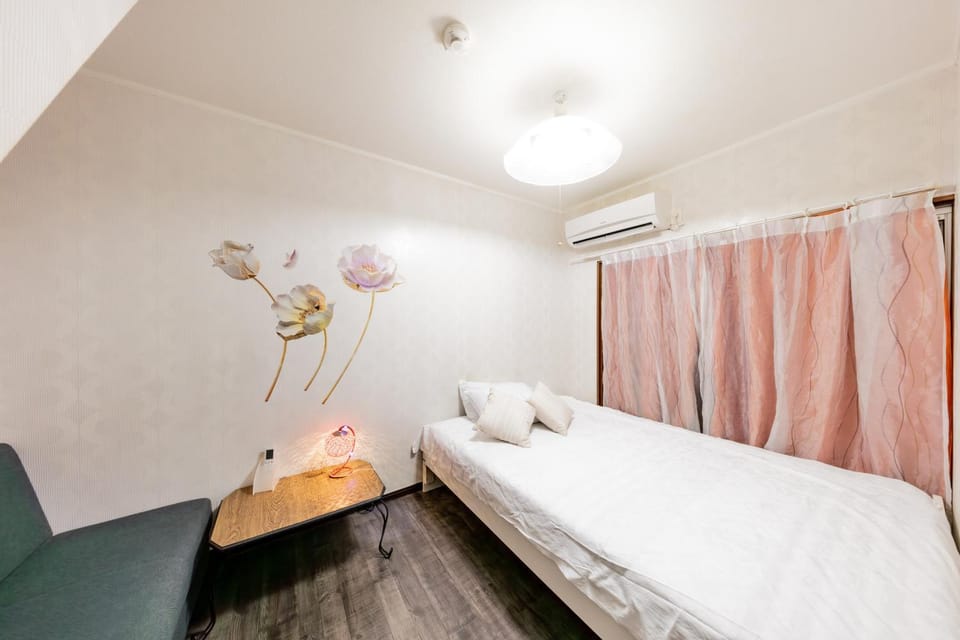 Bed, Bedroom, air conditioner