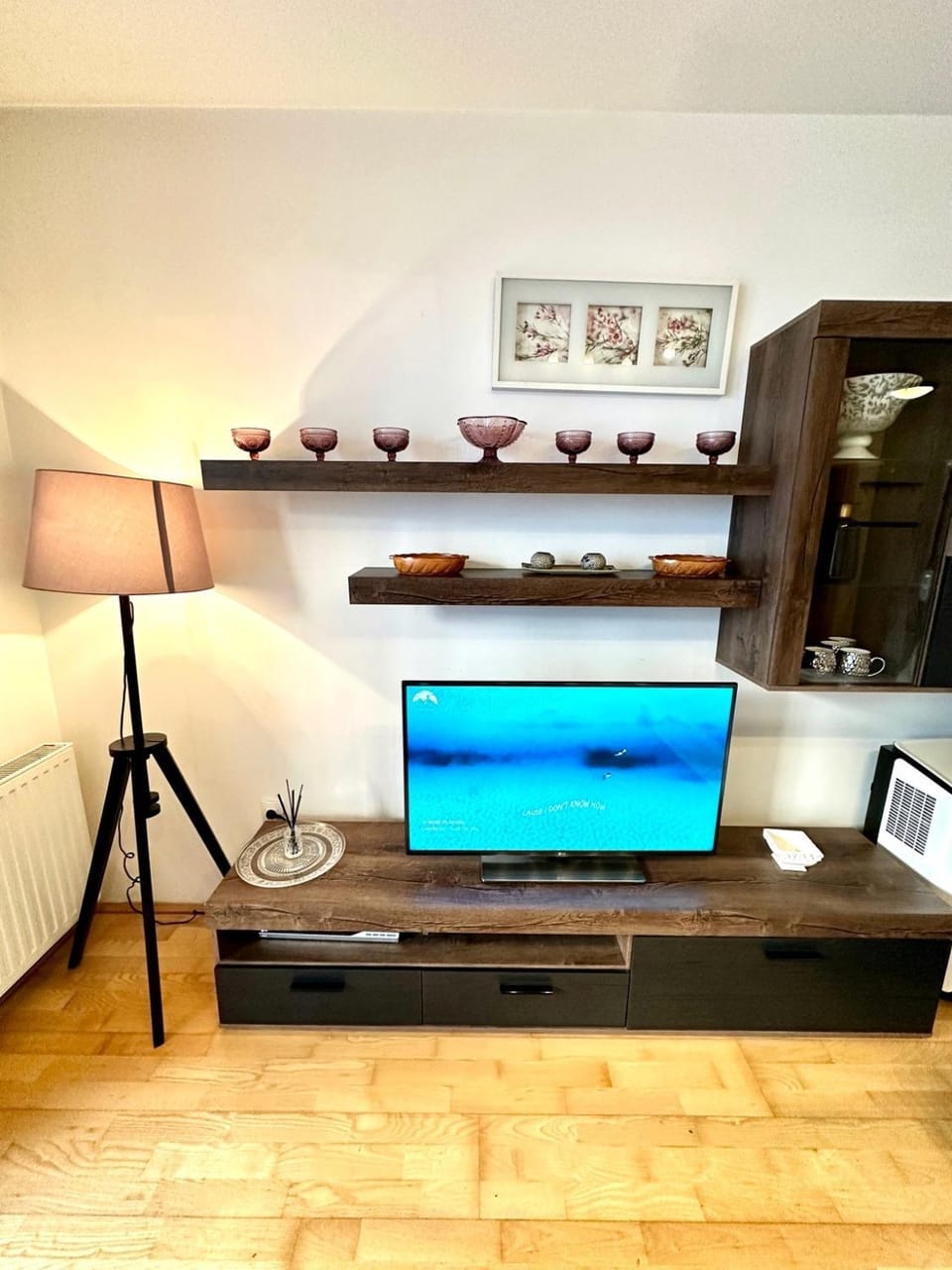 TV and multimedia, Seating area