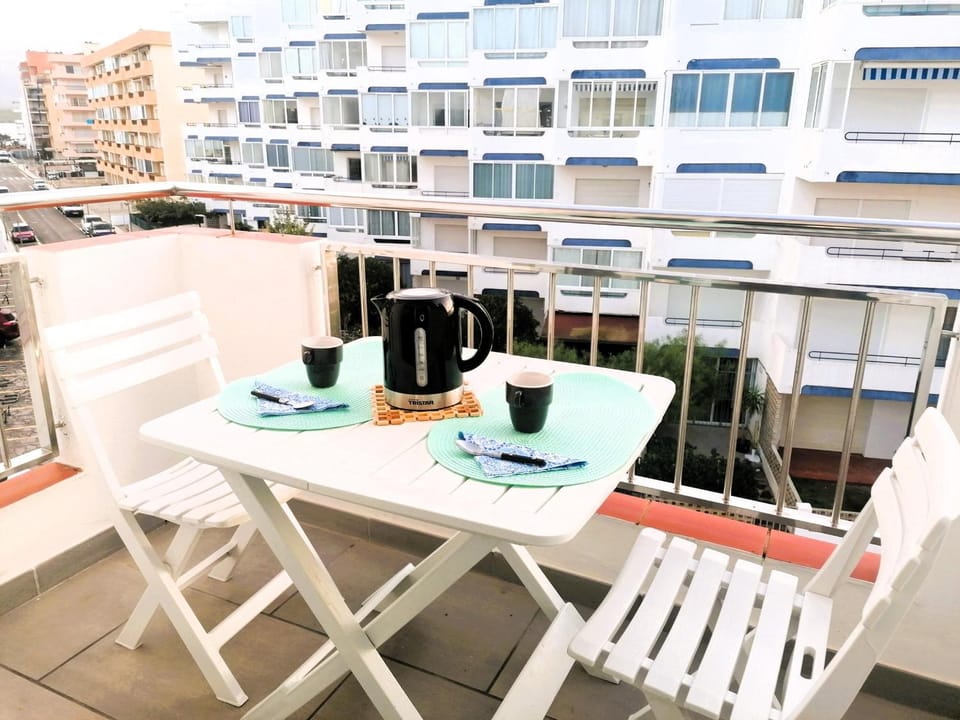 Apto Encantador 4 Pers., Terraza Vista al Mar, Mascotas Ok, Parking Incluído - ES-258-83 Apartment in Roses
