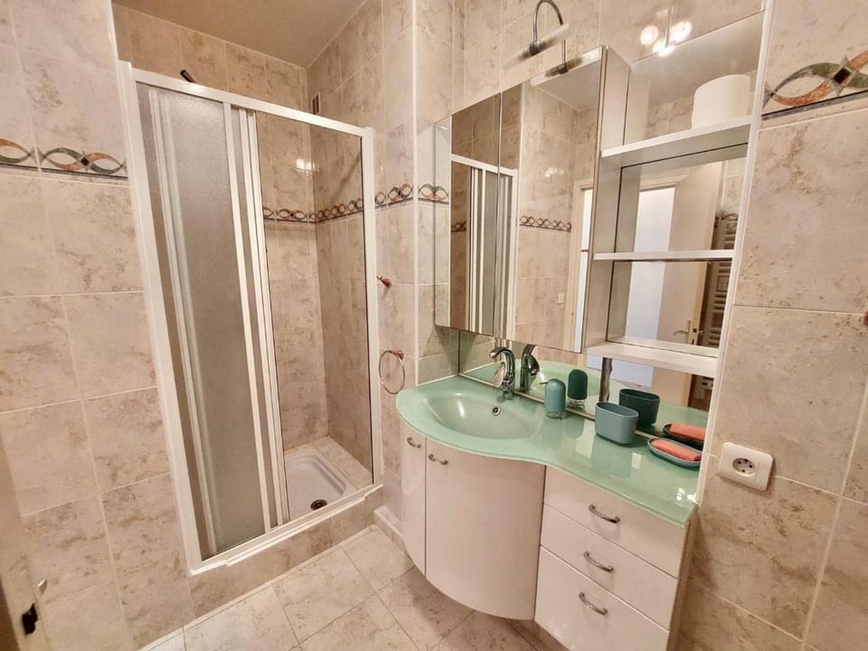 Bel Appartement en Centre-Ville avec Vue Mer - FR-1-716-72 Apartment in La Grande-Motte