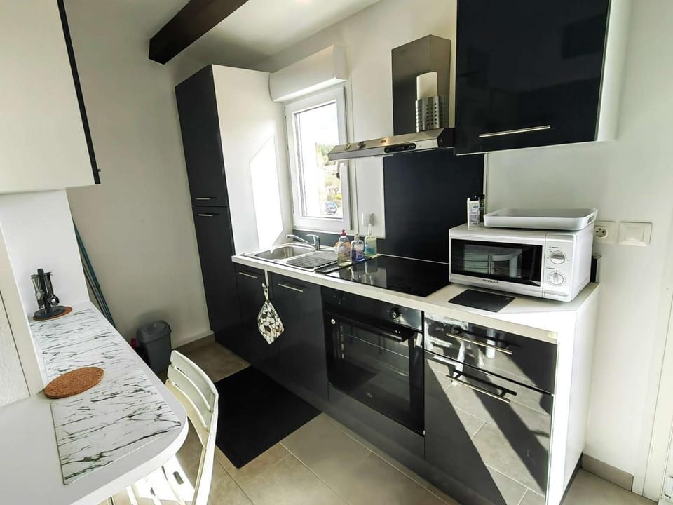 Studio mezzanine au cœur de la pinède, à 800m de la plage, 4 pers, parking privatif - FR-1-607-191 Apartment in Agde