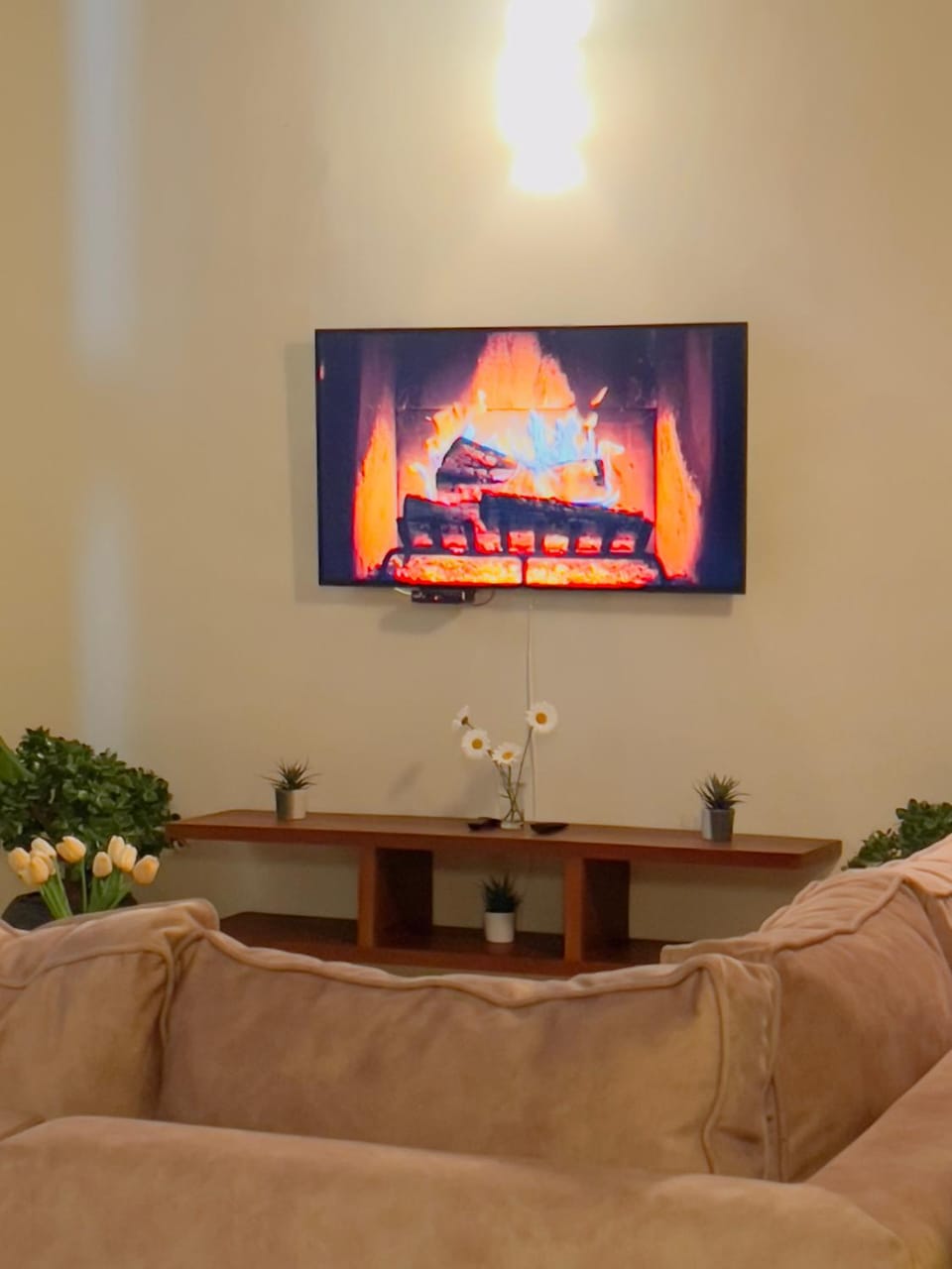 Communal lounge/ TV room, TV and multimedia, Living room, Seating area, Evening entertainment