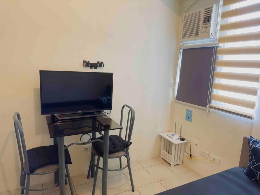 TV and multimedia, Living room, Dining area, air conditioner