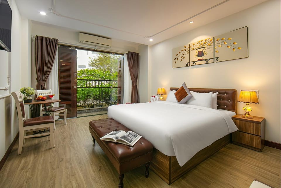 Bed, View (from property/room), Photo of the whole room, Seating area, Bedroom