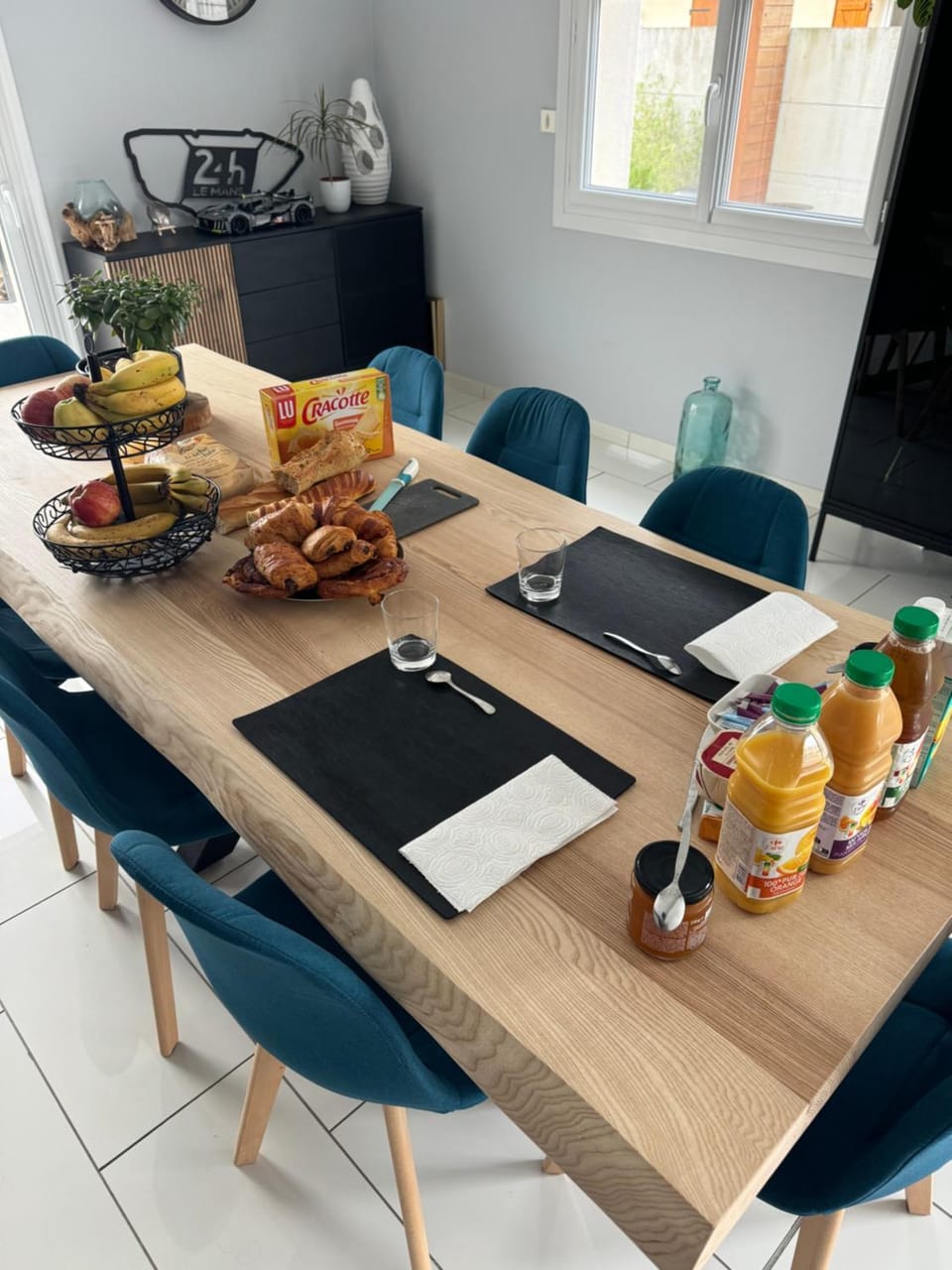 Chambre chez l'habitant avec piscine 400m Circuit 24h Le Mans Vacation rental in Le Mans