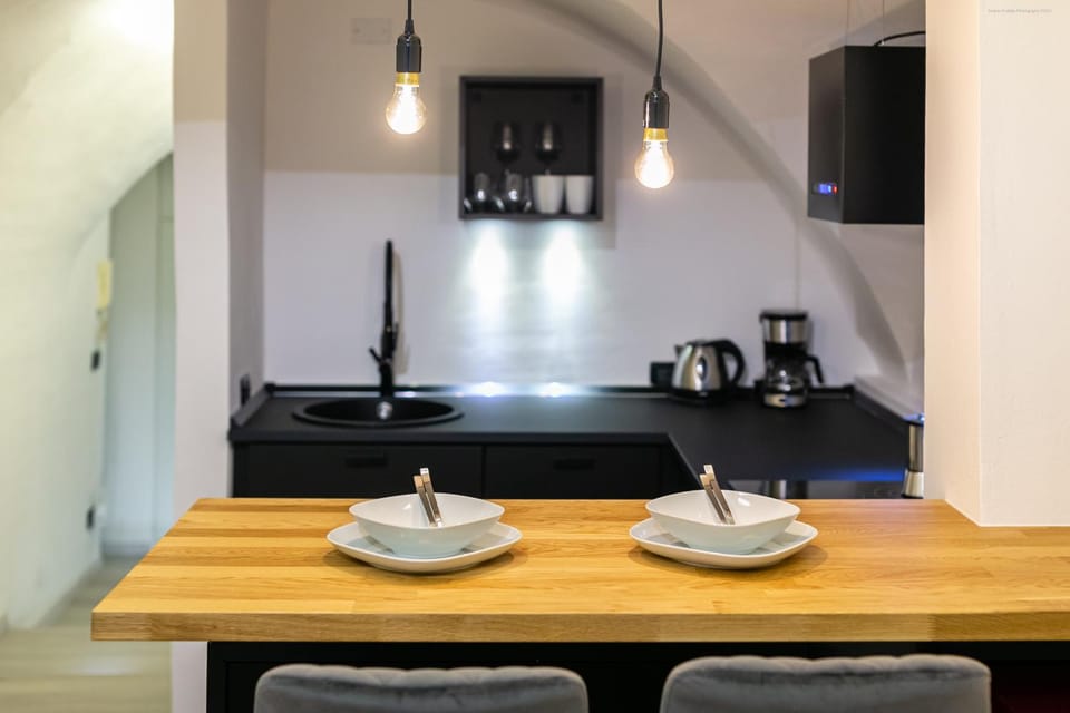 Coffee/tea facilities, Kitchen or kitchenette, Dining area, Drinks