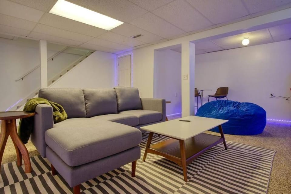 The Retreat - Private Pool-Spa-Firepit-Gameroom House in Indiana