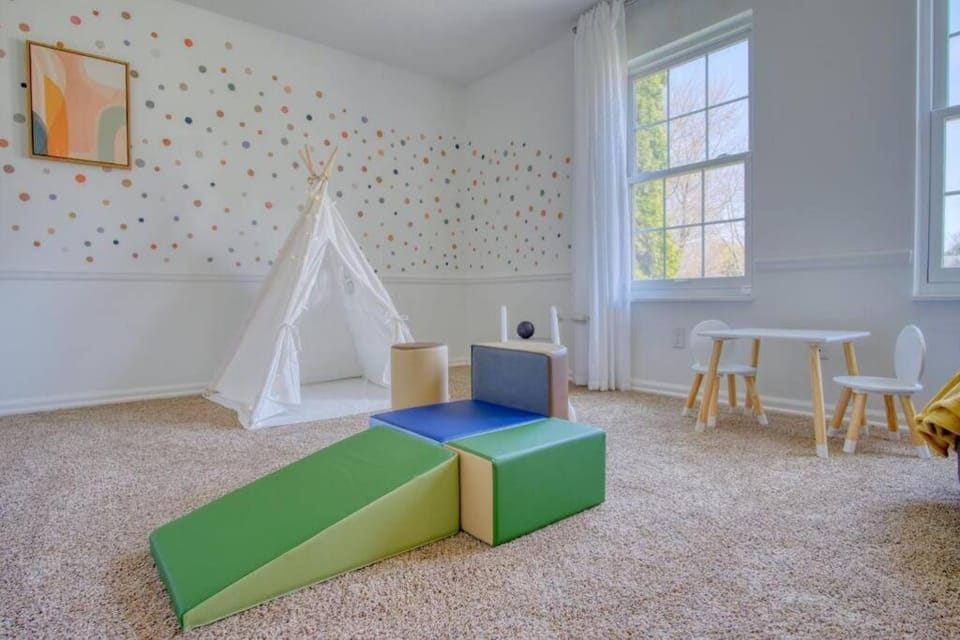 The Retreat - Private Pool-Spa-Firepit-Gameroom House in Indiana