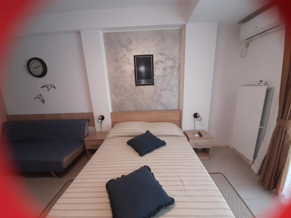 White Pearl Apartment in Constanța County