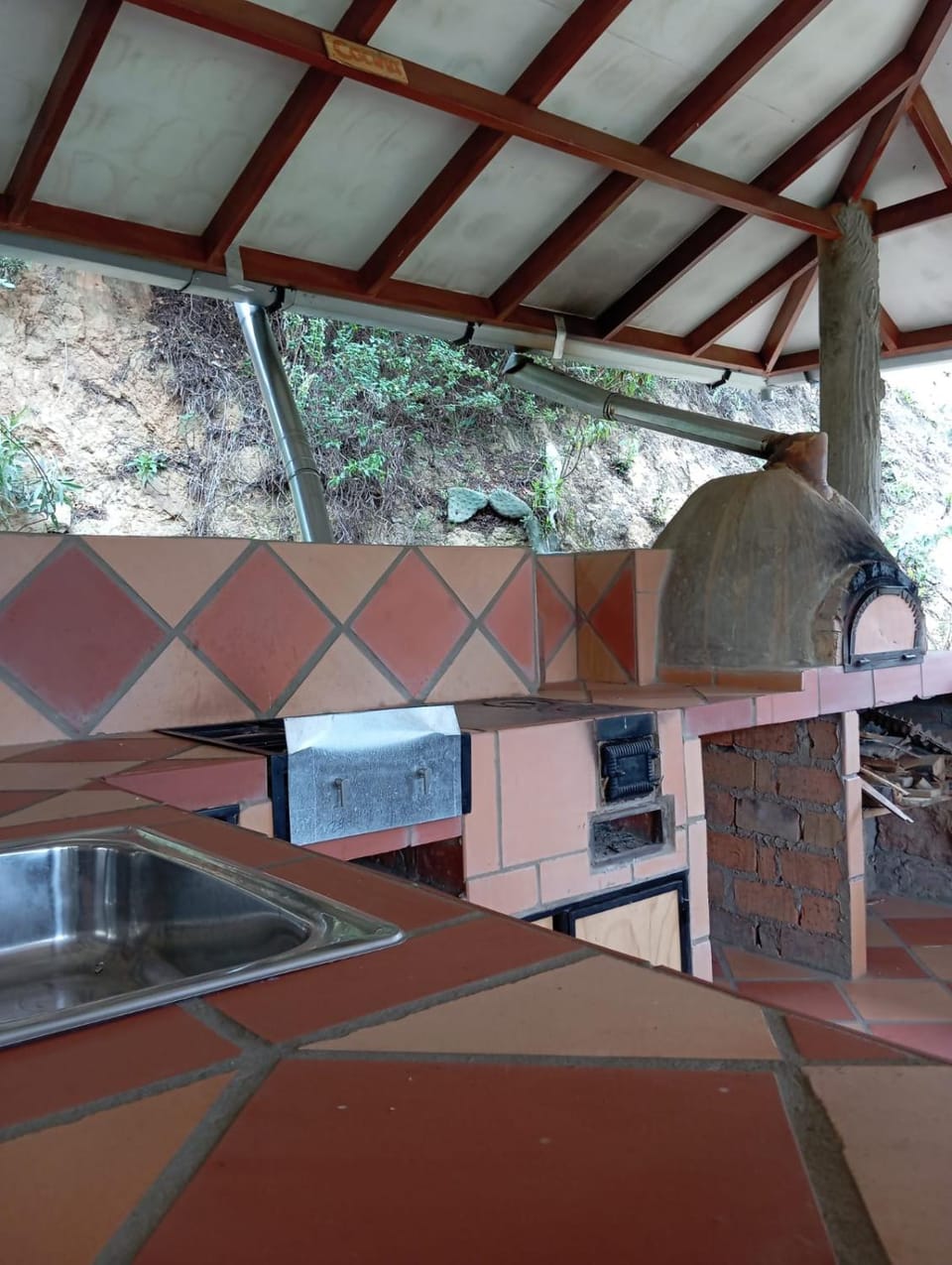 BBQ facilities, Kitchen or kitchenette, Dining area, stove