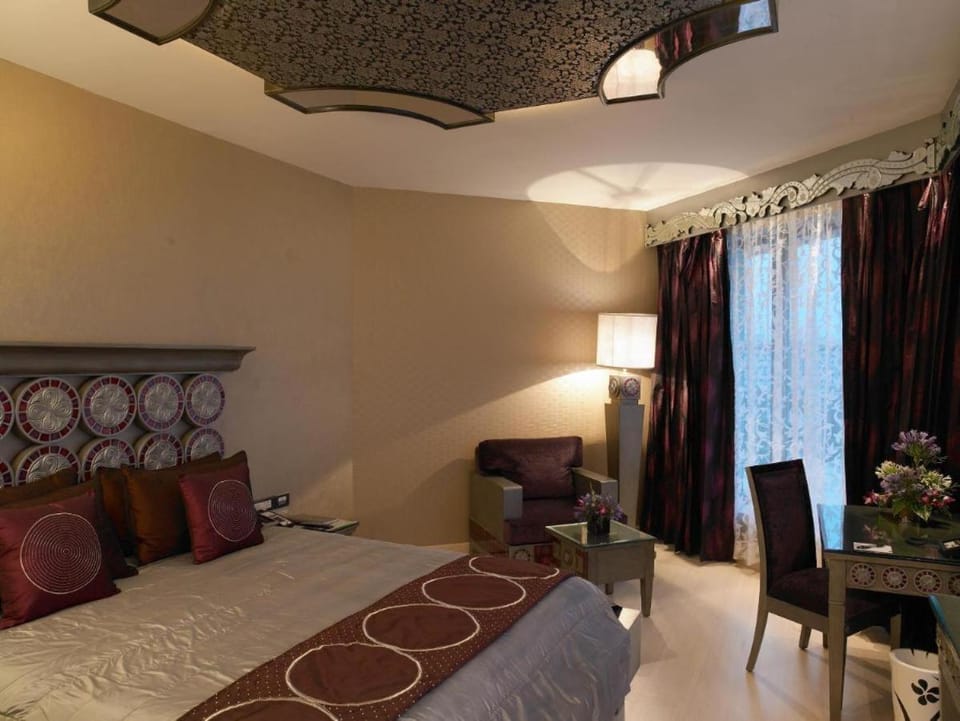 Hotel Grand regus Hotel in Bengaluru