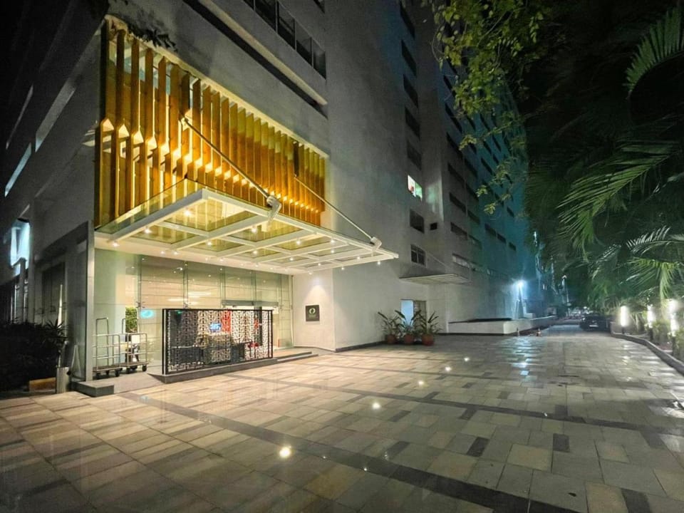 Hotel Grand regus Hotel in Bengaluru