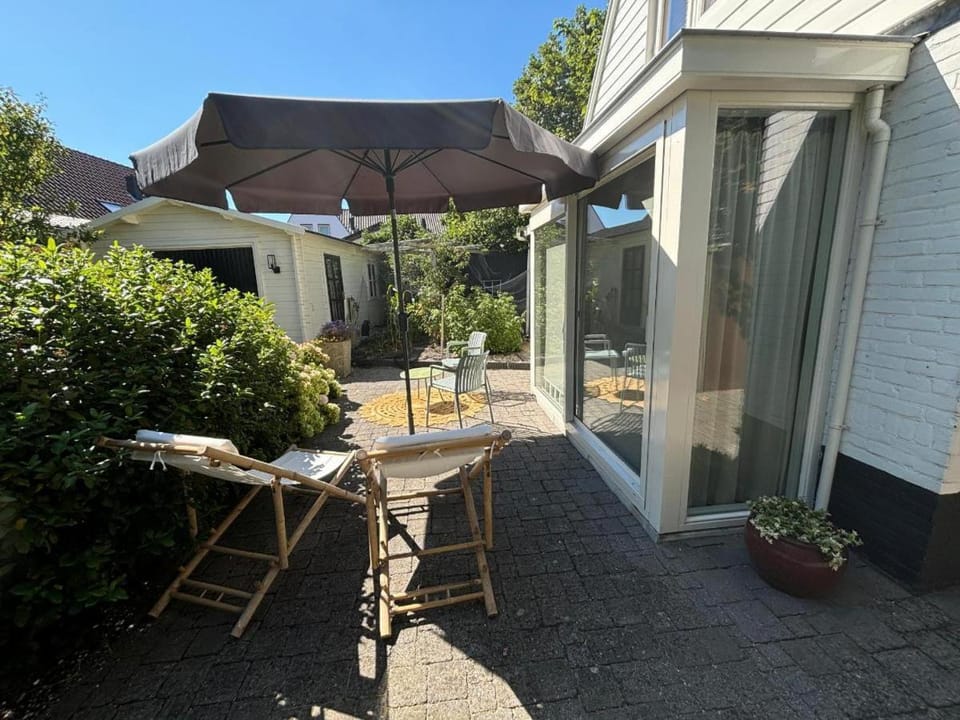Ithaka Beach House, unieke plek met vrij parkeren! House in Noordwijk