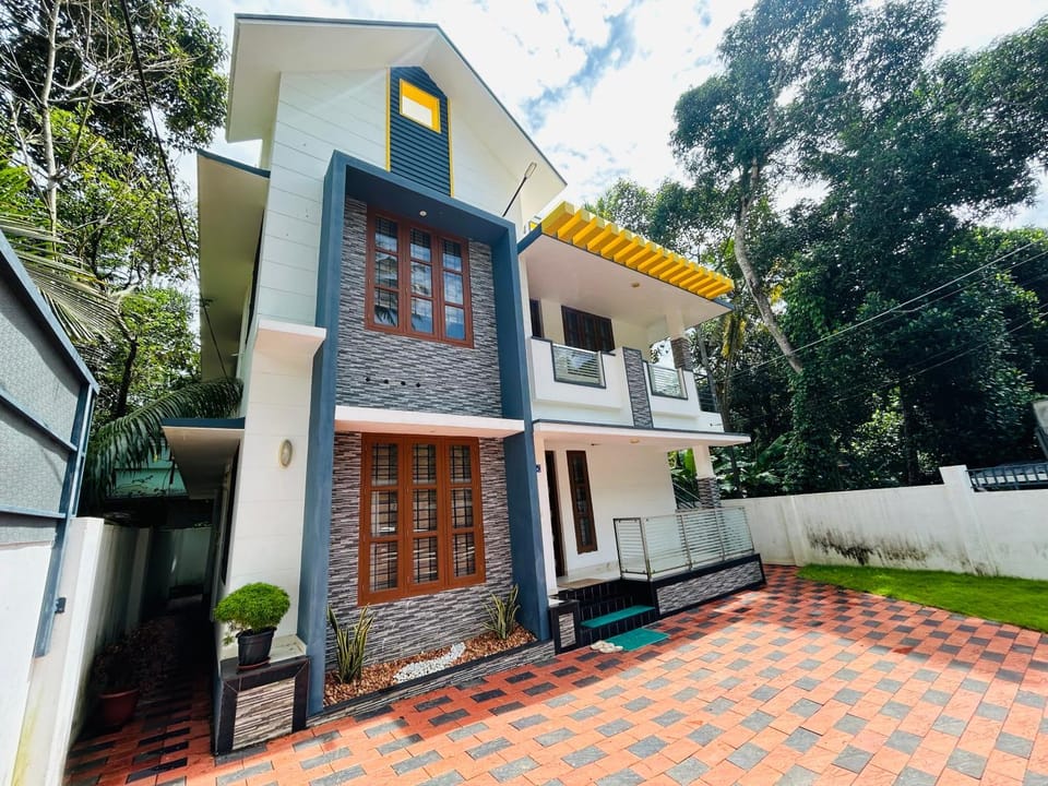 Property building, Day, Garden, Garden view