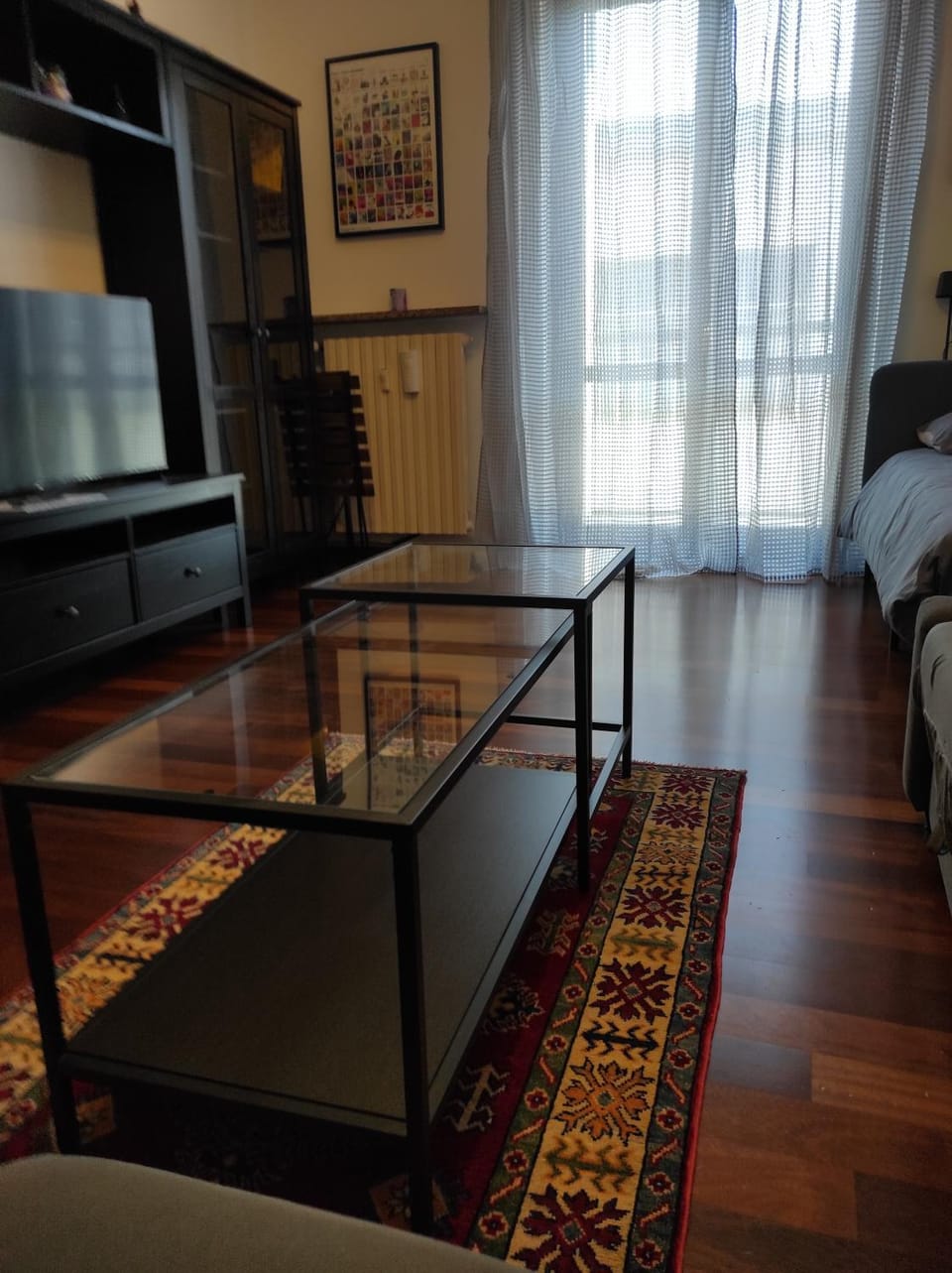 Bed, TV and multimedia, Living room