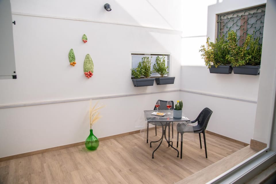 Balcony/Terrace, Inner courtyard view