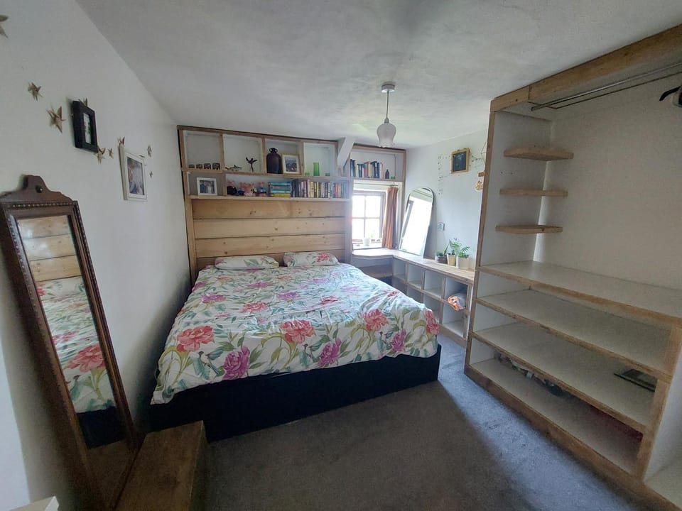 Bed, Photo of the whole room, Bedroom, wardrobe