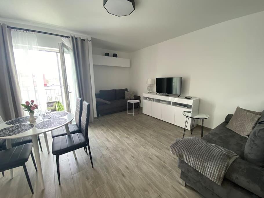 TV and multimedia, Evening entertainment