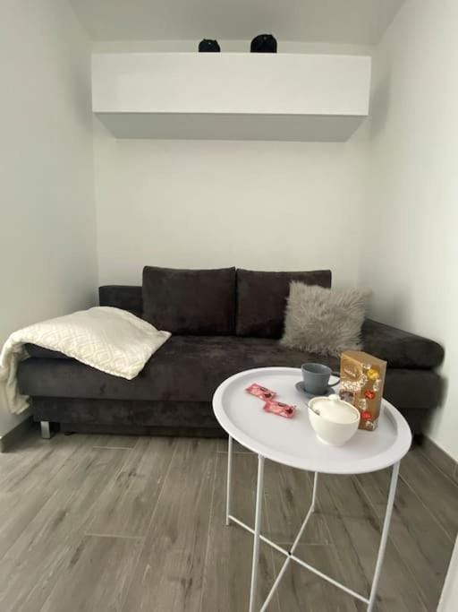 Living room, Photo of the whole room, Seating area