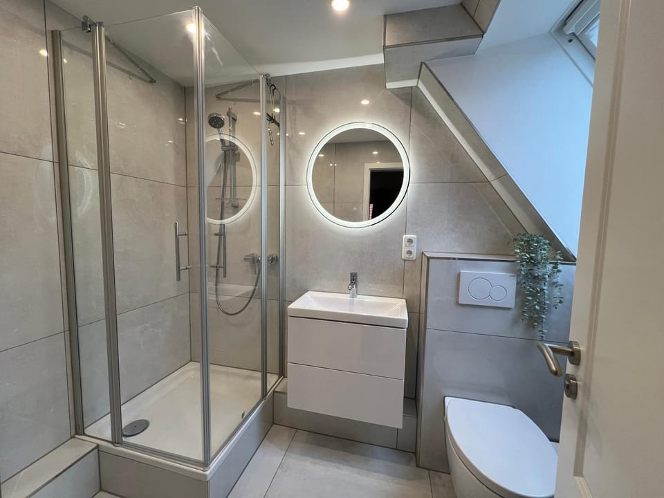 Shower, Toilet, Bathroom
