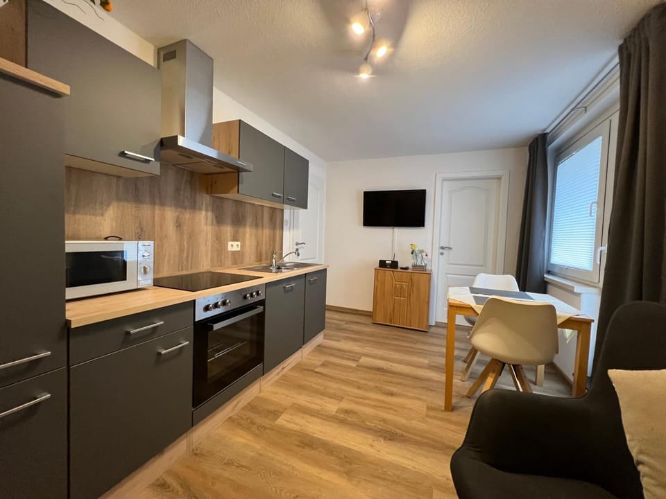 TV and multimedia, Kitchen or kitchenette, Dining area, dishwasher, minibar, stove