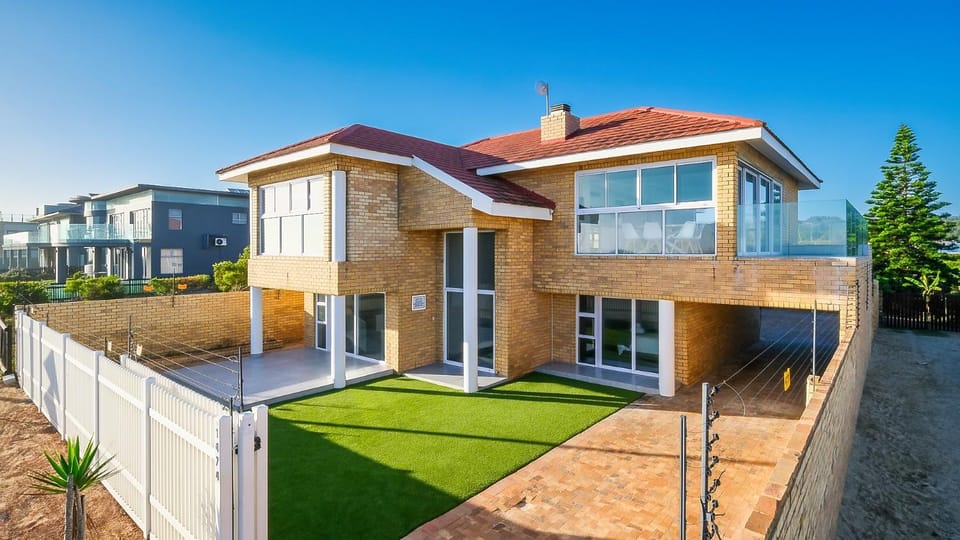 Property building, Garden, Garden view