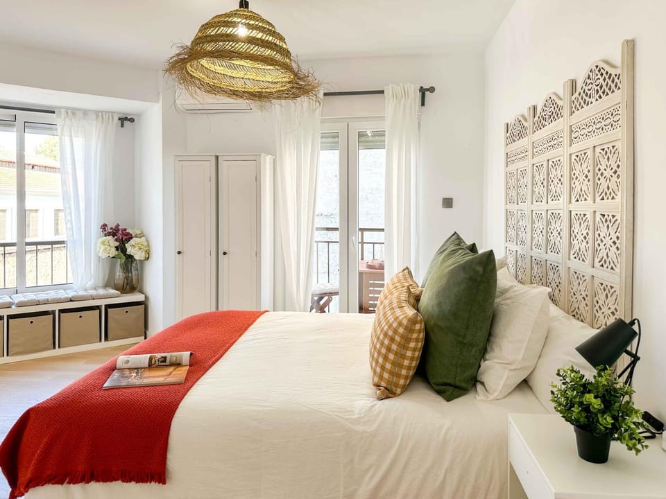 Bed, Photo of the whole room, Bedroom