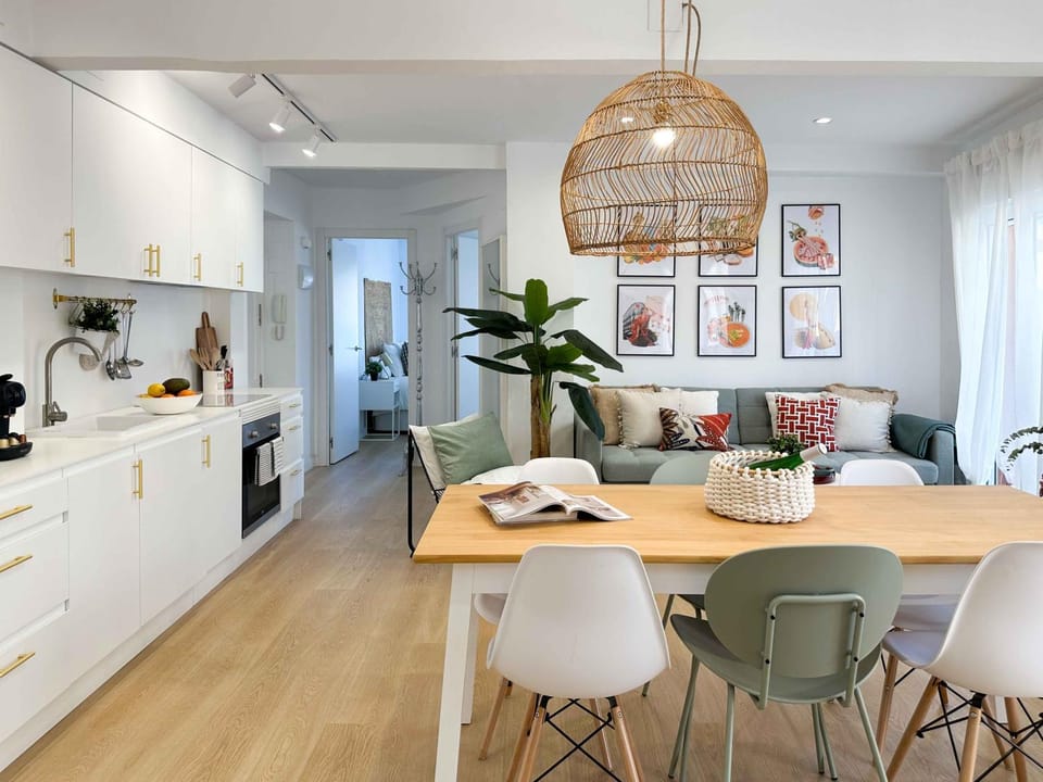 Kitchen or kitchenette, Living room, Dining area, pet friendly
