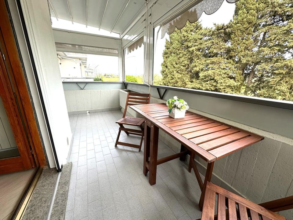 View (from property/room), Balcony/Terrace, Dining area