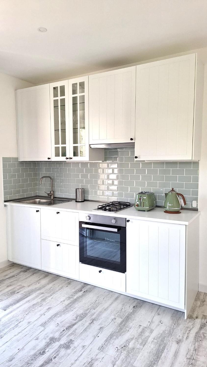 Kitchen or kitchenette, pet friendly, stove